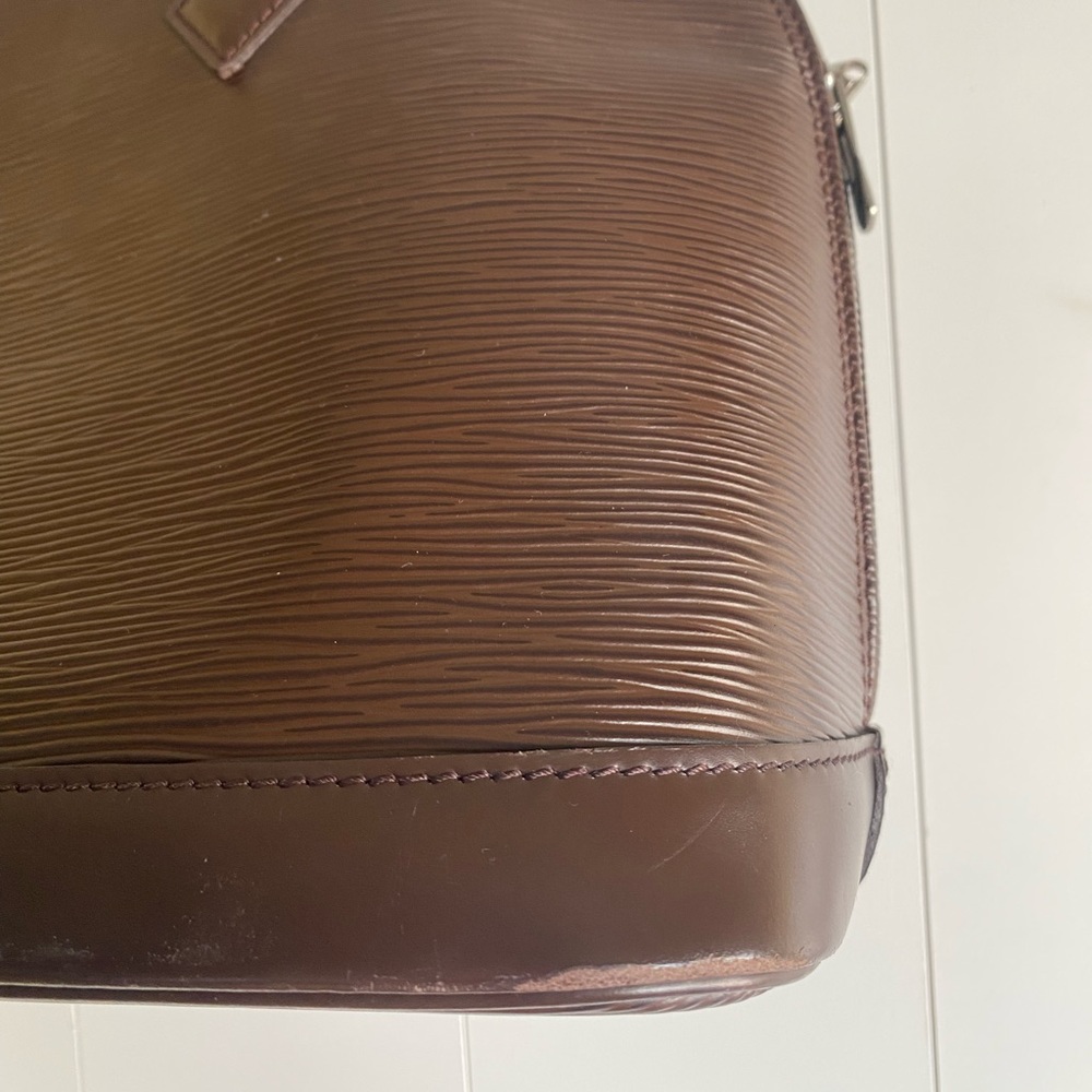 LOUIS VUITTON Moka Brown Epi Leather Alma PM Bag - Picture 8 of 14